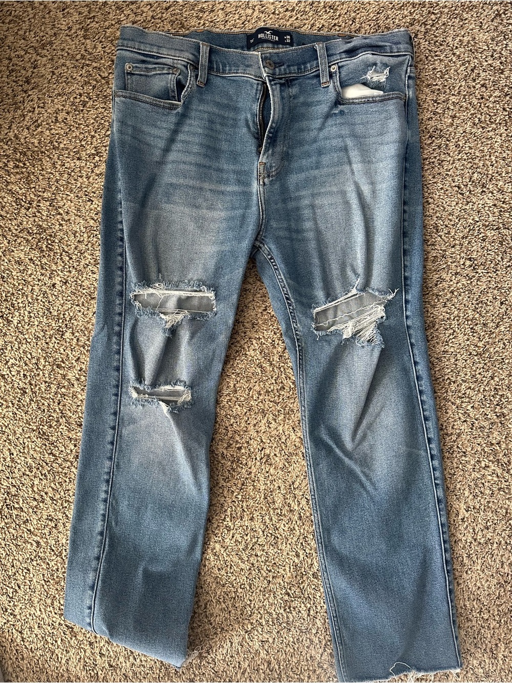 Hollister Men's Light Blue Straight-Leg Distressed Stretch Jeans